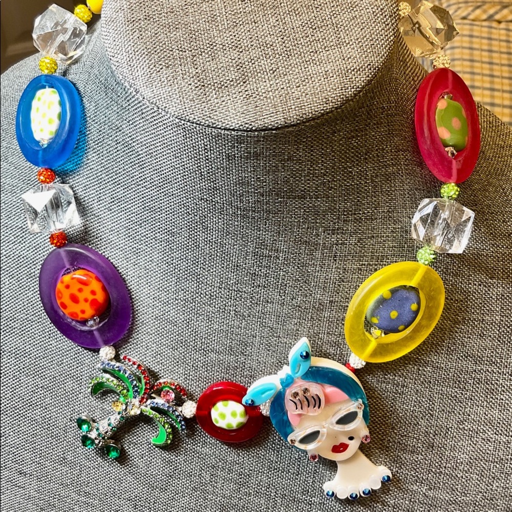 Lady of the 50s Pendant beaded necklace great gift pink scarf sunglasses